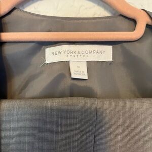 Color grey brand New York and company size 16